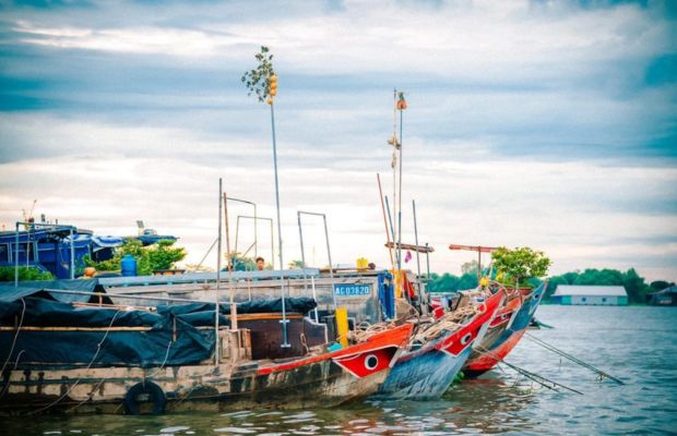 Trading activities in the Long Xuyen Floating Market